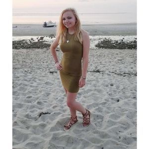 Meet your Posher, Elia